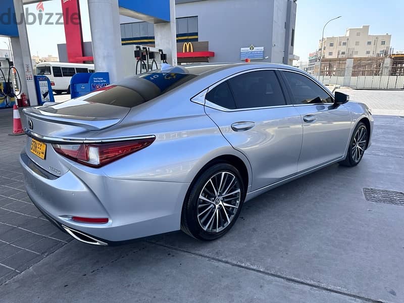 Lexus ES 350 2022 3