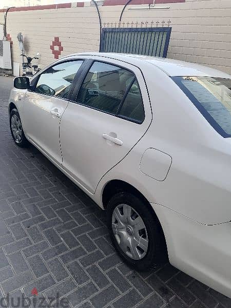 Toyota Yaris 2010 4