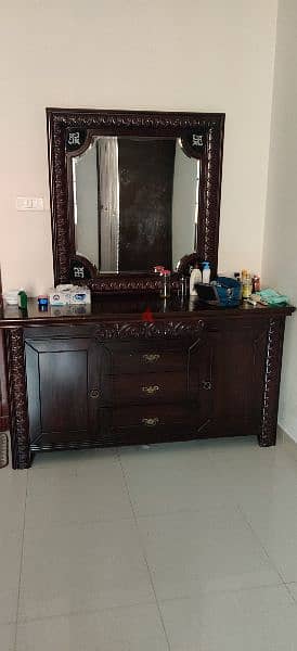 Dressing table 0