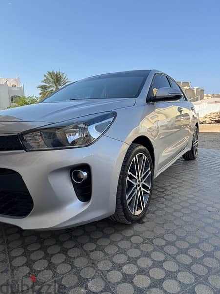 Kia rio 2019 hatchback in perfect condition oman car 2