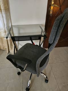 Table and chair 0