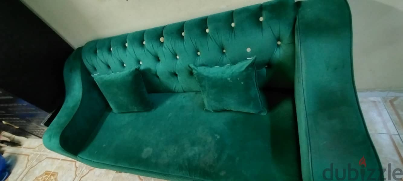 Sofa Setty With Two Cushions 2