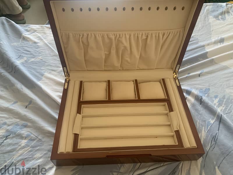 Wooden good quality Jewellery Box 0