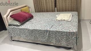 Bed without mattress for sale 0