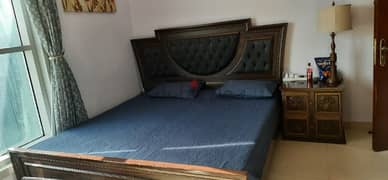 QUEEN SIZE BED