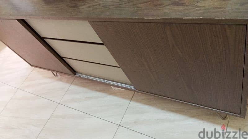 Buffey table stirage 4