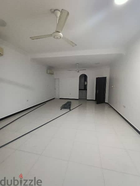 Uzaiba luxuriou 7 BR Villa For Rent
بالعذيبه فيلا 7 غرف للايجار 8