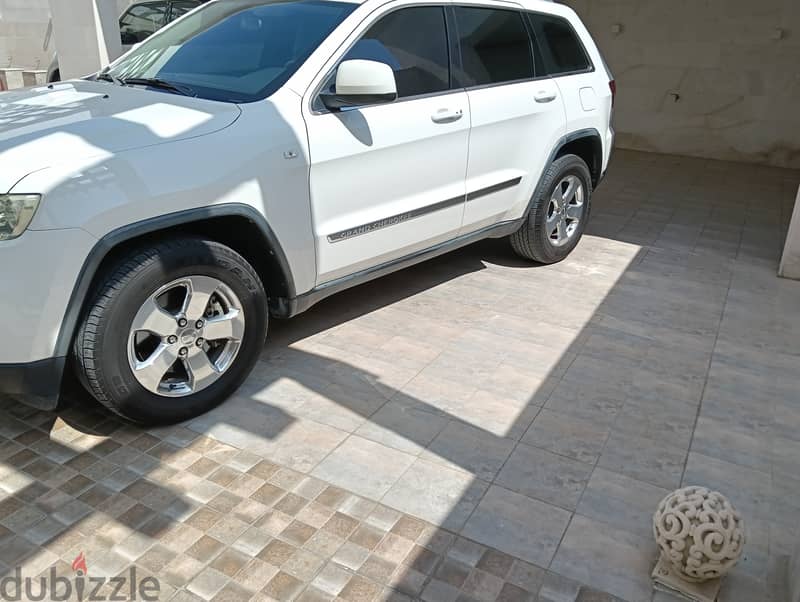 Jeep Grand Cherokee 2011 1