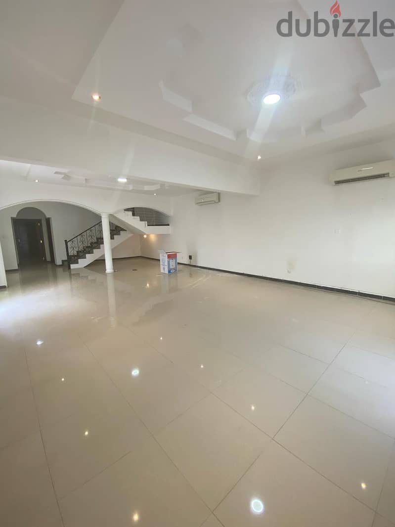 "SR-SH-626  **Villa for Rent in Al Hail South!**  4