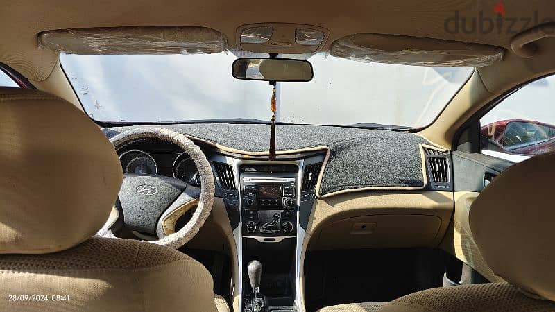 Expat Teacher used Hyundai Sonata 2012 in excellent condition 4