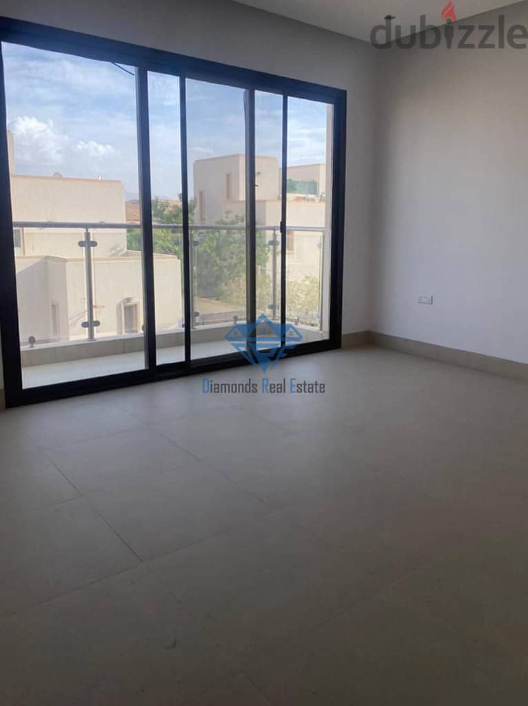 Luxurious 4-Bedroom + 1 Maidroom Villa for Rent in Muscat Hills 6