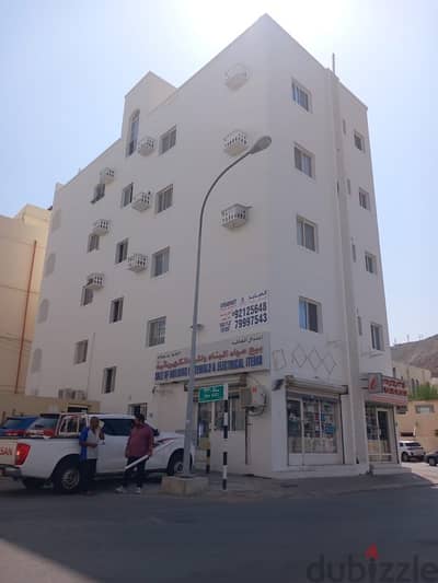 flat in alwalja ruwi (B2550)