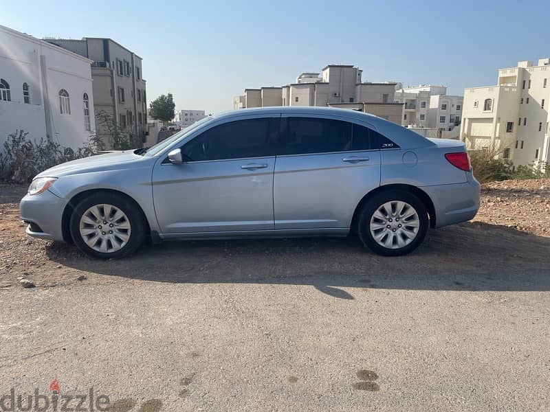 Chrysler 200/200C EV 2013 3