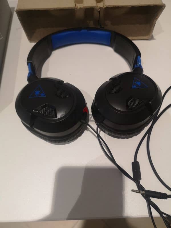 turtle beach recon 50P with box and microphone 4