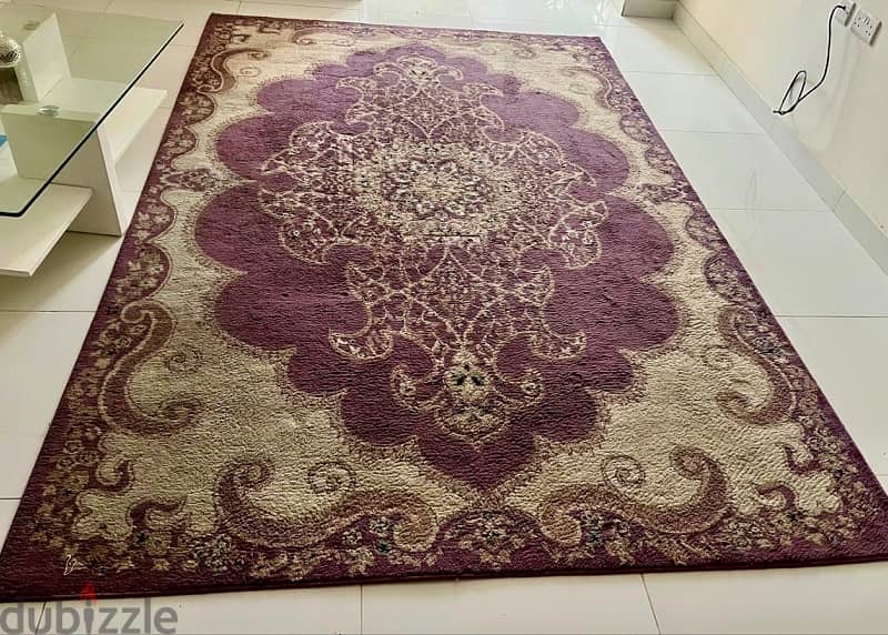 Foldable Table and High-Quality Carpet for Sale – Great Condition! 2