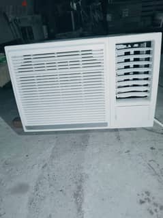 window AC Media company 24 be compensa good condition no problem