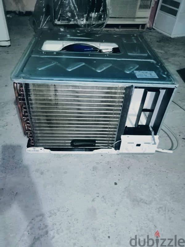 window AC Media company 24 be compensa good condition no problem 1