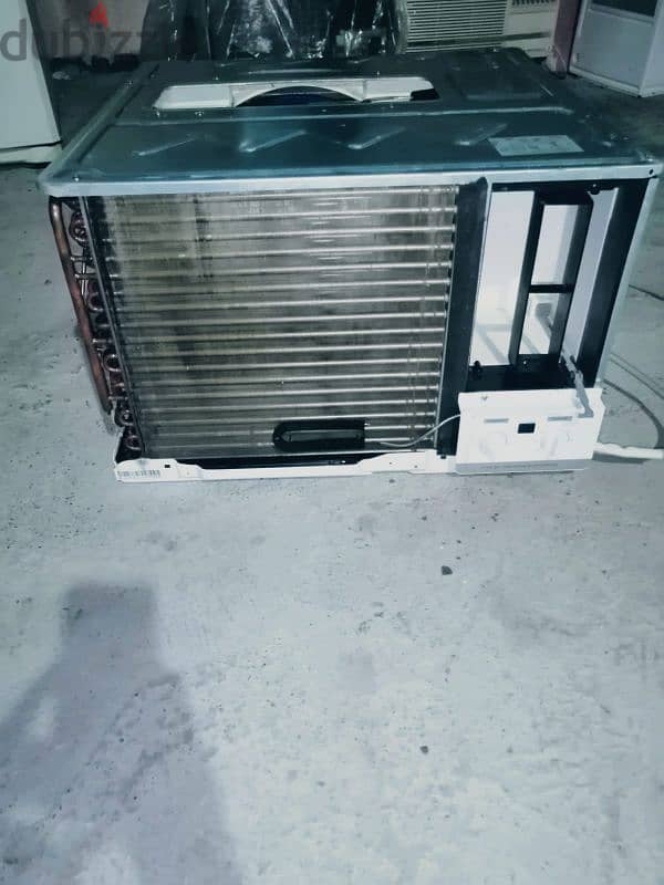 window AC Media company 24 be compensa good condition no problem 4