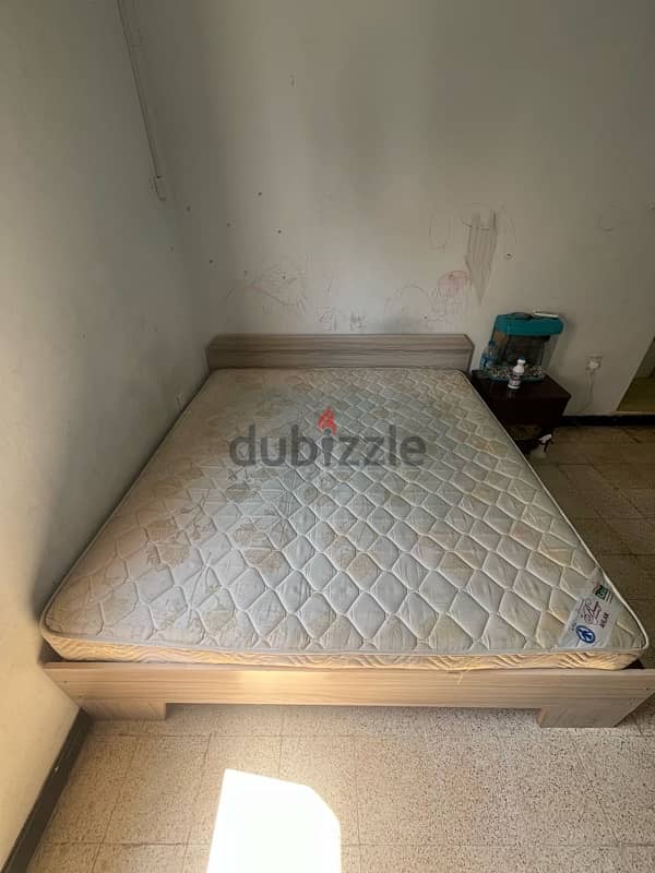 bed with mattress 0