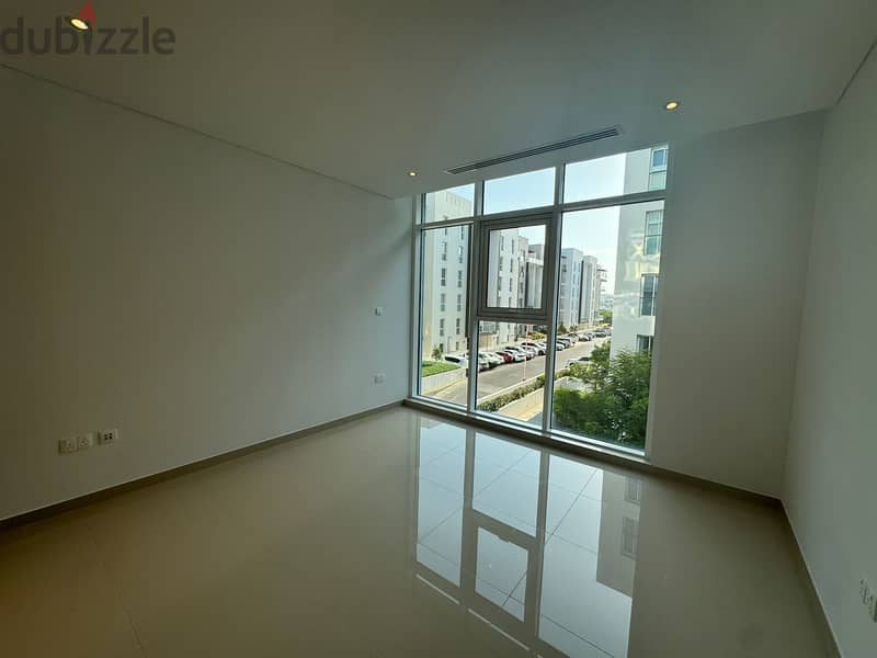 2 BR Beautiful Apartment in Al Mouj with Shared Pool and Gym 6