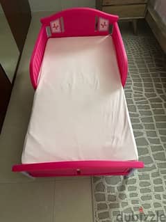 Toddler Bed with mattress from center point baby shop. 0