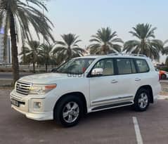 Toyota Land Cruiser GXR V8 2014 0