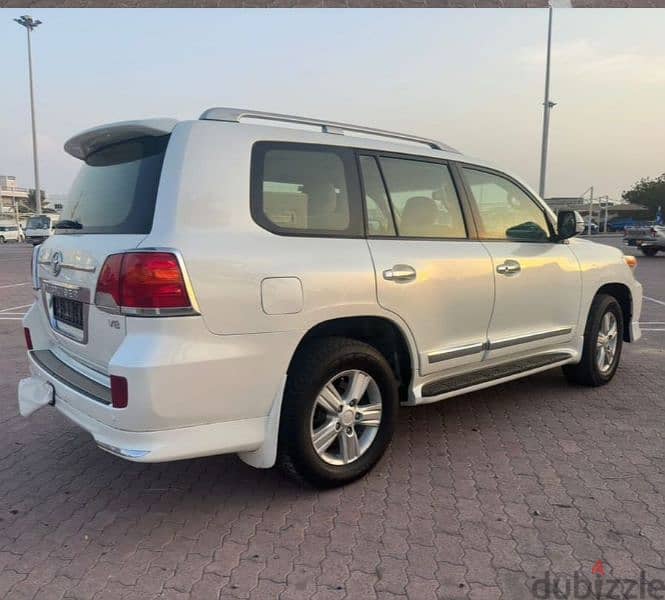 Toyota Land Cruiser GXR V8 2014 1