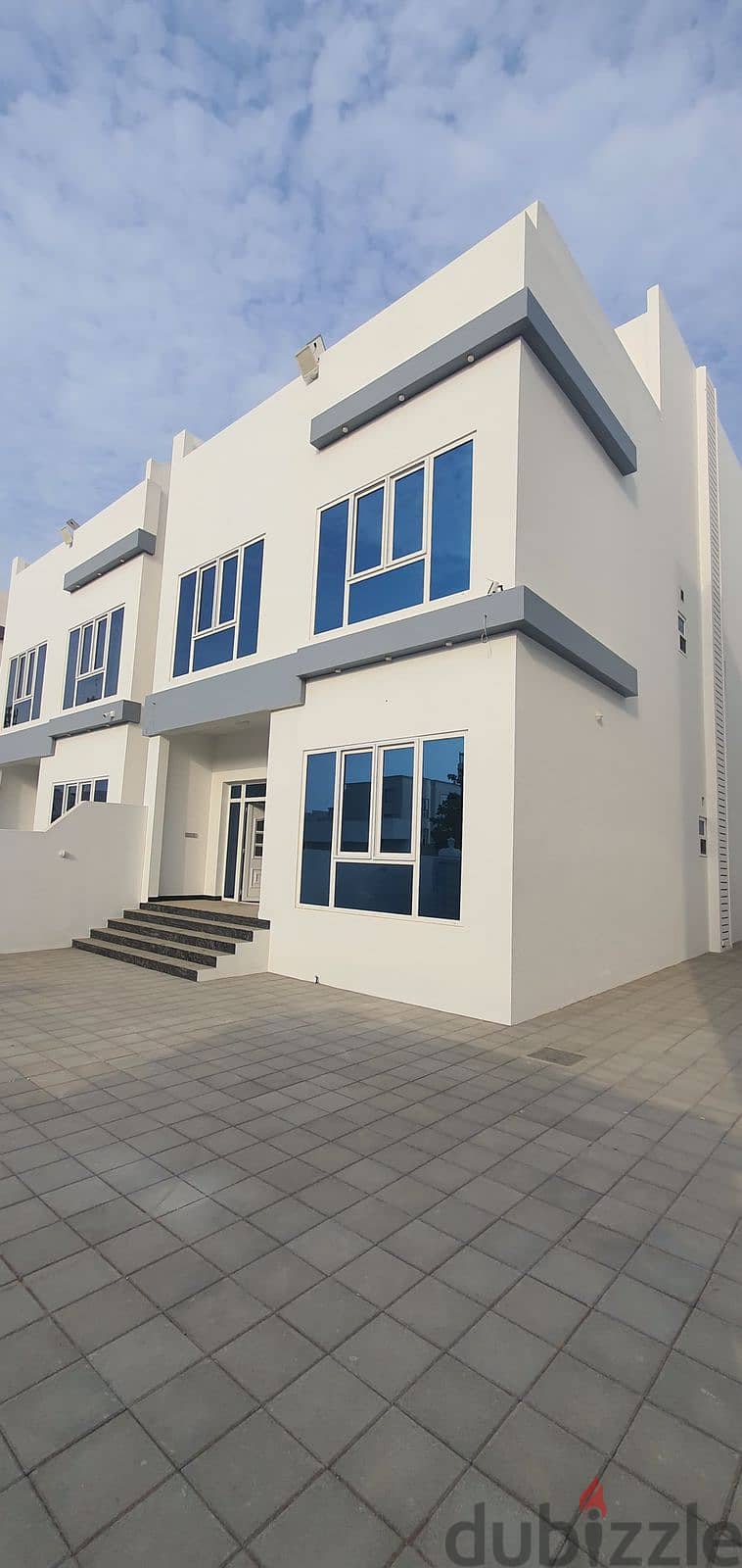 RV 67 - LUX BRAND NEW 5BHK VILLA IN AZAIBAH 0