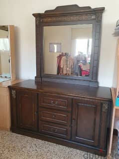 Dressing table