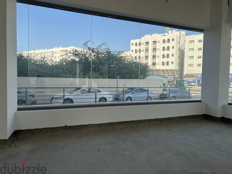 CLASSIC SHOWROOM for Rent in RUWI near APPOLO Hospital & OK Centre 12