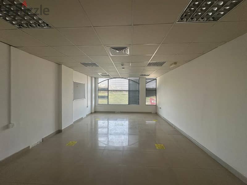 400 SQM Office Space – Qurum – Nearby Amenities 1