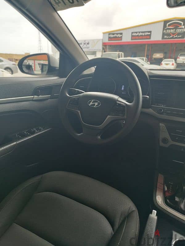 Hyundai Elantra 2018 6