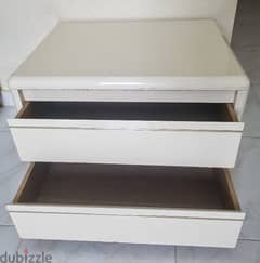 2 Drawer table