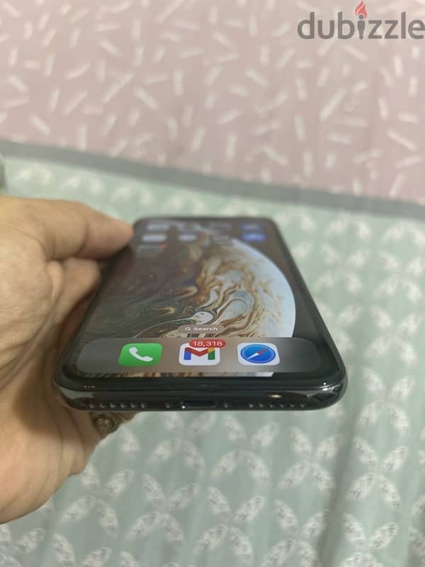 iphone X - like new, unbeatable price with new display and battery64gb 1