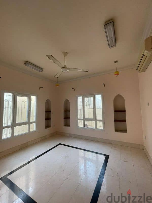 Luxury villa in Bawshar فيلا في حي البيضاء بوشر للايجار 1