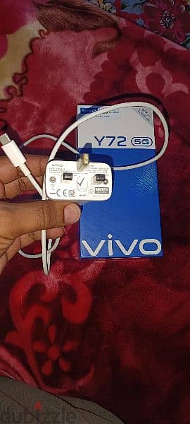 vivo y72 5g mobile good lucking 10/10 not scratches 6