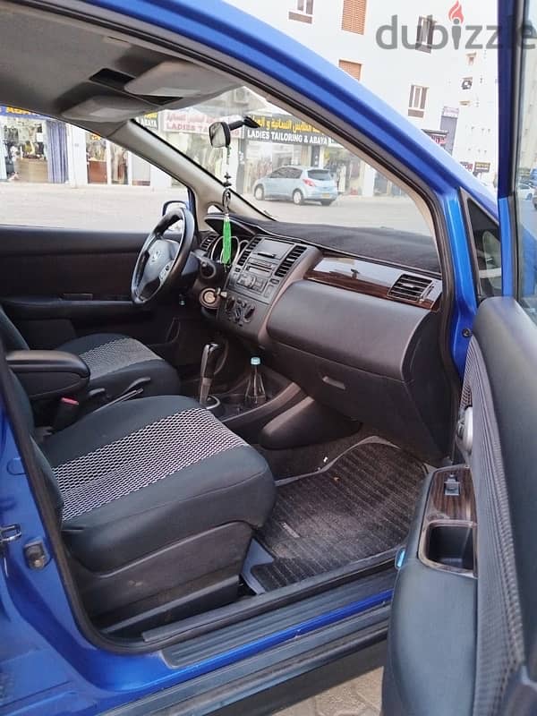 Nissan Versa 2010 5