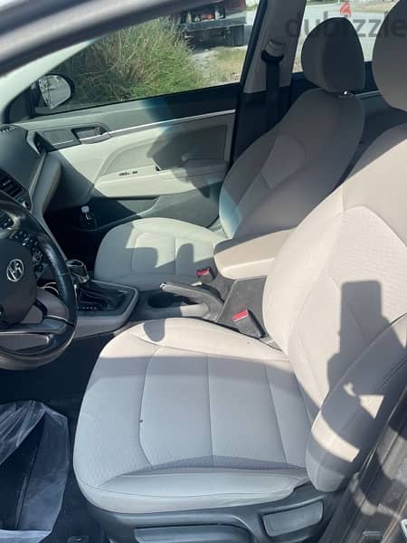 Hyundai Elantra 2019 9