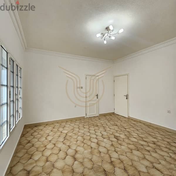 Luxury apartment on the first floor in a villa, price 450 OMR 3