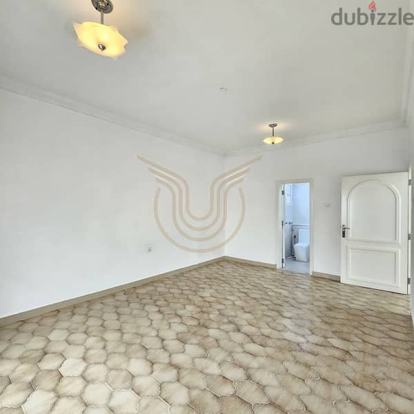 Luxury apartment on the first floor in a villa, price 450 OMR 4