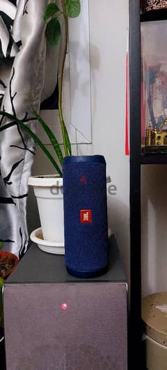 JBL Flip 4 - Bluetooth Speaker 0