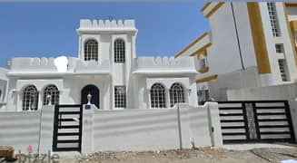 A spacious family villa in Al Azaiba. فيلا واسعة وعائلية بالعذيبة