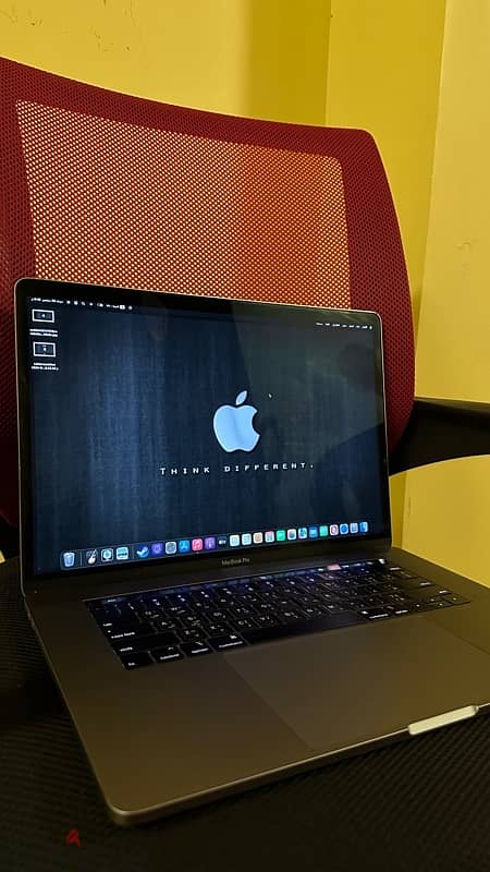 للبيع MacBook pro مع ماوس ماجك مجانا 0