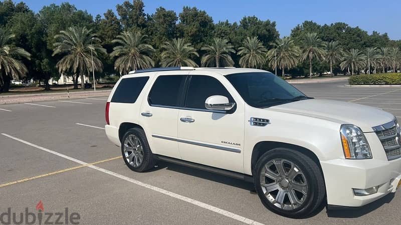 Cadillac Escalade  2014. 1