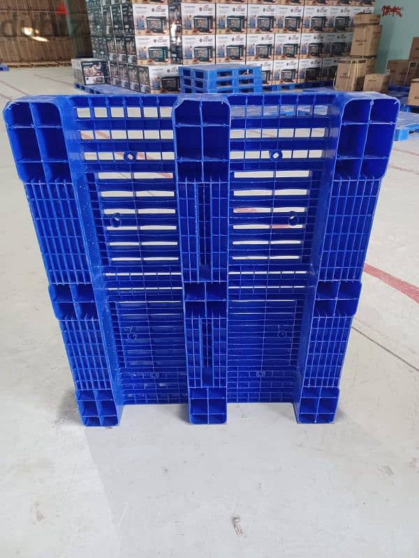 we have all kinds pallets and boxes 5