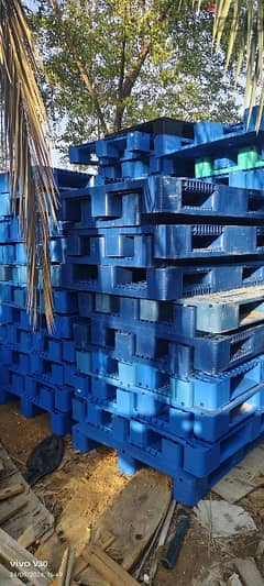 we have all kinds pallets and boxes