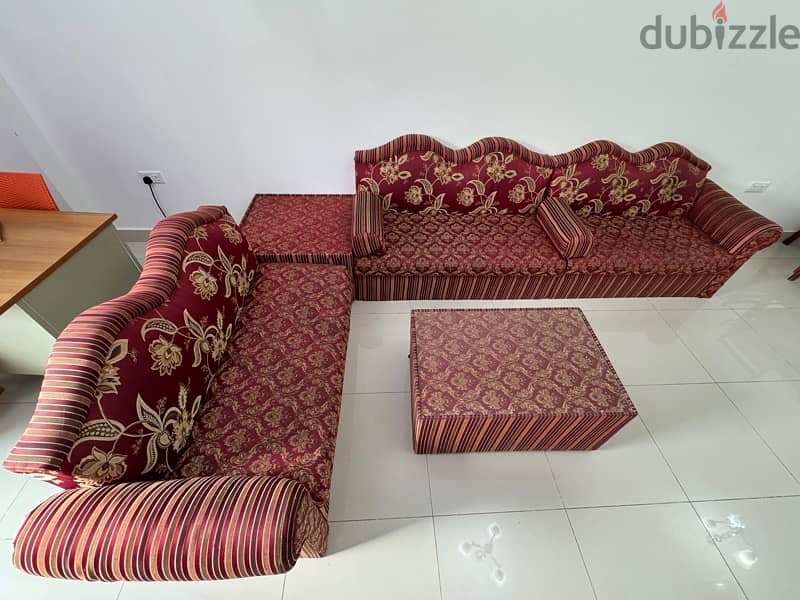 7 seater sofa used in wadi kabir 1