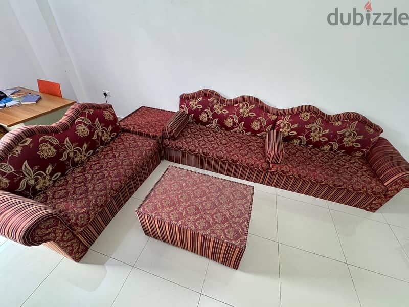 7 seater sofa used in wadi kabir 2