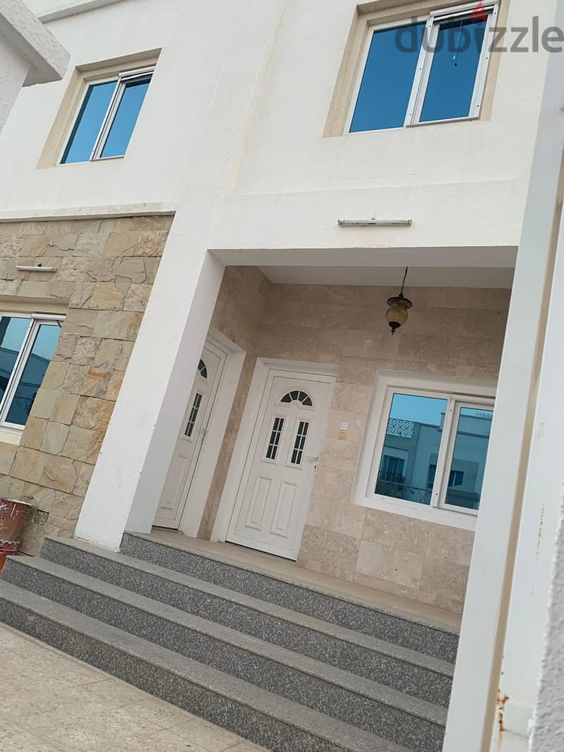 villa for rent located alkhoud seven 9