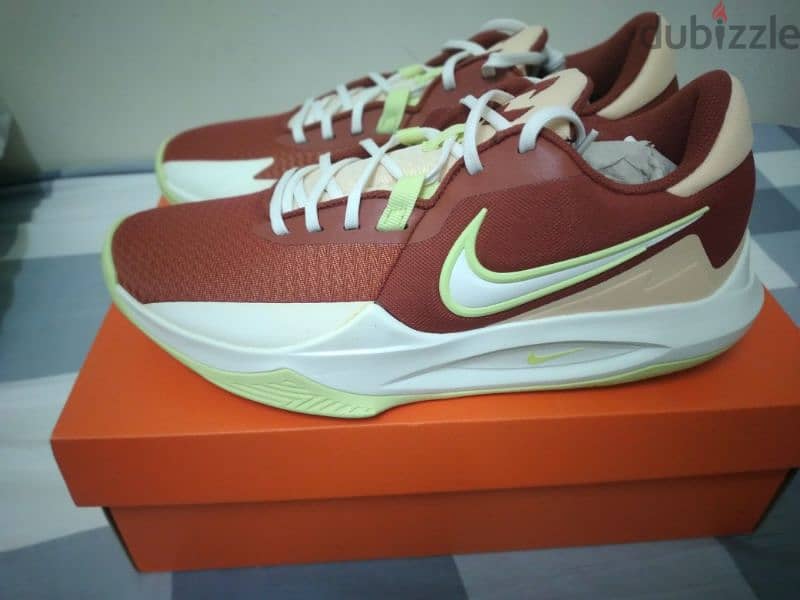 brandnew original nike shoes 0